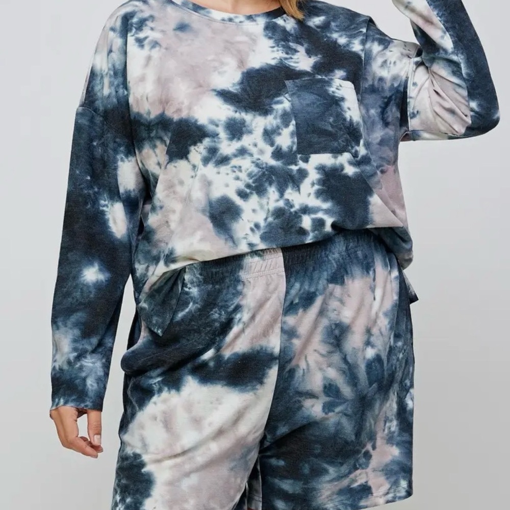 MONDAY SALE 🎉 NWTTie-Dye Lounge Short Set - Navy & Blush. Cute and comfortable.